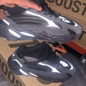 Yeezy 700  sz 11